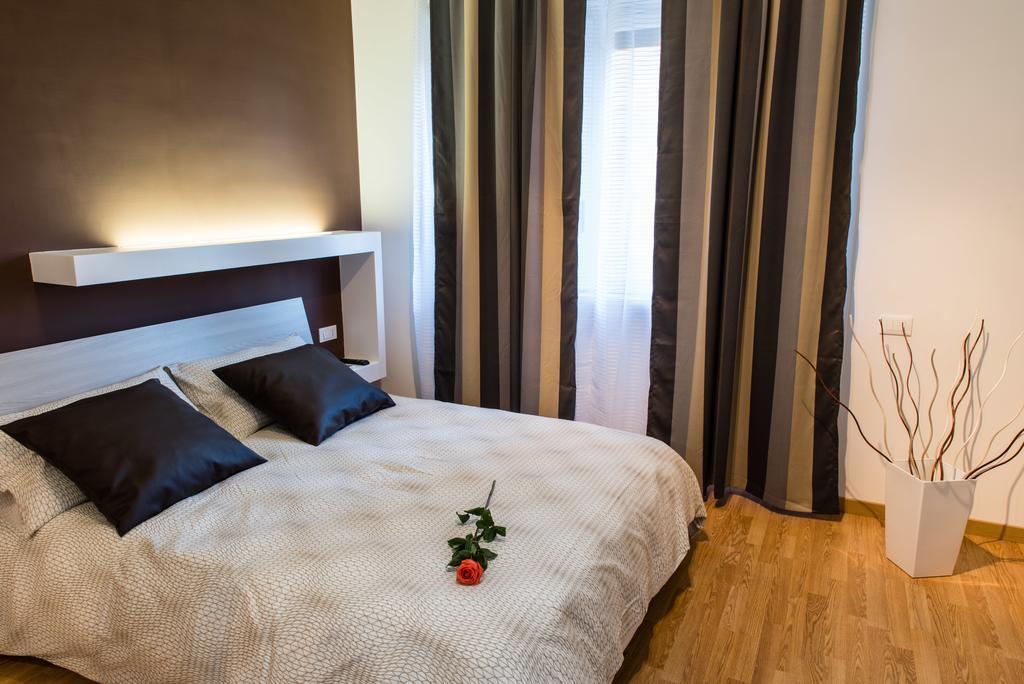 Bed and Breakfast Mirabilia Urbis Roma Экстерьер фото